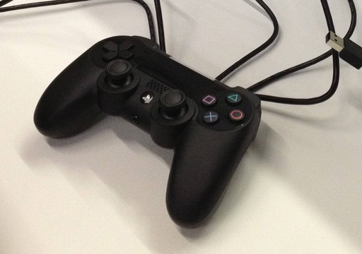 Игровое железо - Фото геймпада PS4